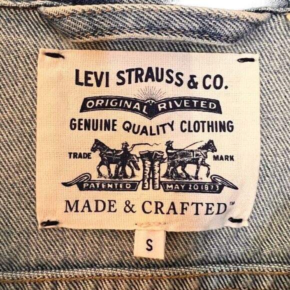 Anthropologie Levi's embroidered jean jacket S - Picture 2 of 16